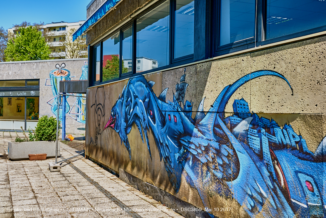 21.03.2017 - Abrissbaustelle Quiddezentrum in Neuperlach